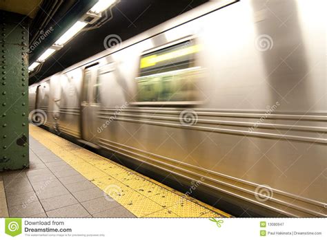 Untergrundbahn In Der Bewegung Stockbild Bild Von Reisen Transport