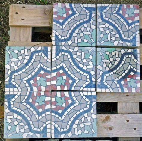 Carreau en ciment ancien à décor de mosaïque pour vos sols et murs