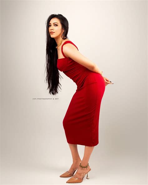 Hot And Sexy Photos Of Simran Khan