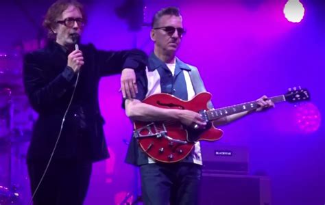 Watch Pulp Perform Common People With Richard Hawley At Dublin Show