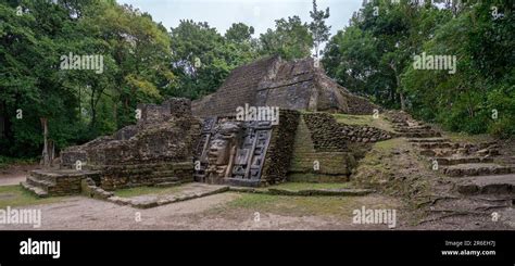 The Mayan ruins of Lamanai Stock Photo - Alamy