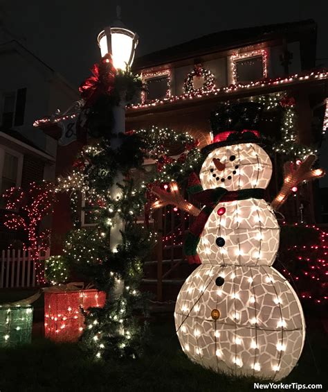 Dyker Heights Christmas Lights 2016 – New Yorker Tips