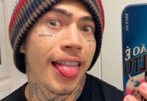 Heters suspeitam que Whindersson Nunes seja gay por foto ousada youtuber não deixou barato