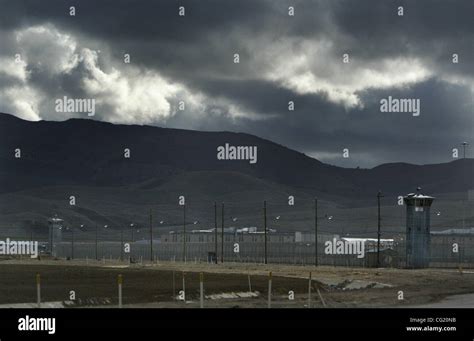 Avenal prison hi-res stock photography and images - Alamy