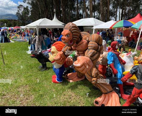 VENTA MONIGOTES AV 1 DE MAYO Cuenca 29 De Diciembre 2023 Venta De