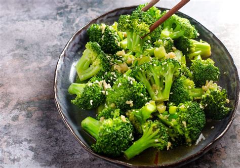 Easy Stir Fry Broccoli With Garlic Lost In Food