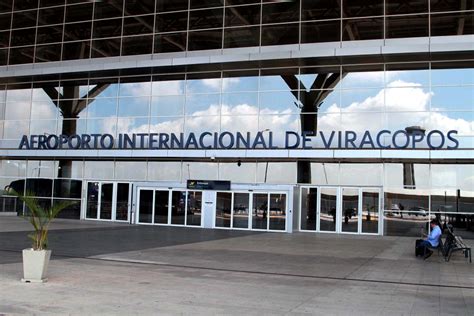 Avi Es Da Gol E Da Azul Colidem No P Tio Do Aeroporto De Campinas