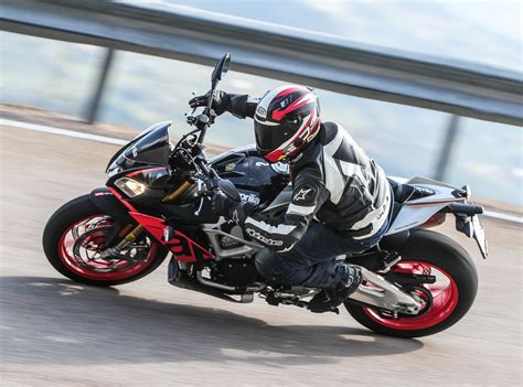 Top 10 Le Migliori Naked Per Arrivare Primi In Cima Al Passo News InMoto It