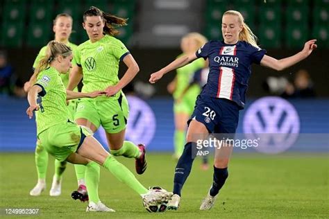 WOLFSBURG - Lena Oberdorf of VFL Wolfsburg women, Kathrin Julia... News ...