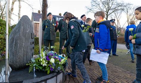 Herdenkingsplechtigheid Oorlogsmonument Eikenlaan De Swollenaer