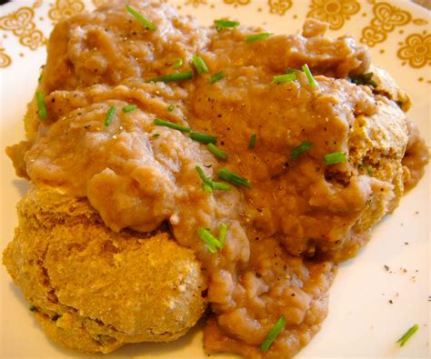 The Healthy Vegans: Biscuits and Gravy, healthy styles!!! =)