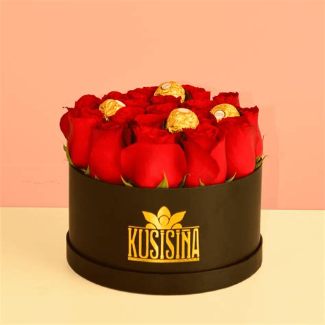 Box de rosas con bombones Ferrero Rocher Florería Kusisiña