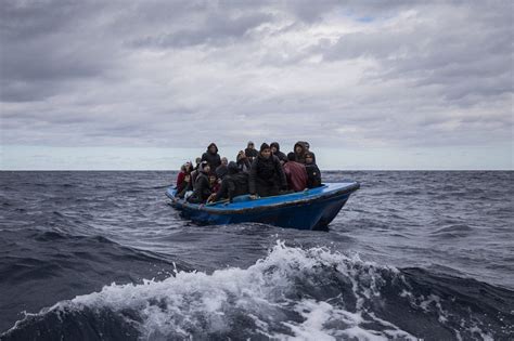 Migranti La Ocean Viking Salva 39 Persone In Fuga Dalla Libia