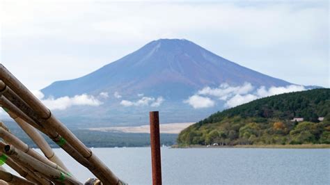 Still no snow on Mount Fuji, forecasters say - setting a new record ...