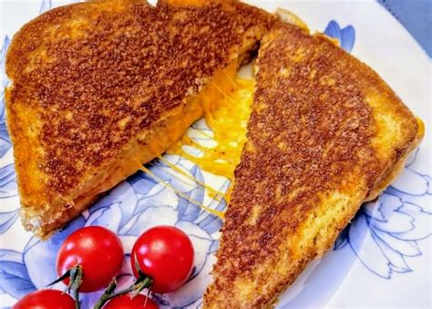 Grilled Pimento Cheese Sandwich For National Grilled Cheese Day