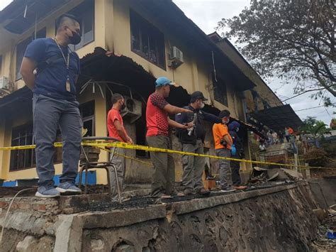 Tim Labfor Polda Sumsel Selidiki Penyebab Kebakaran Kantor D