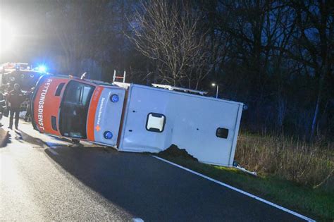 Fotos Schwerer Unfall Mit Rettungswagen Bei Neustadt An Der Donau