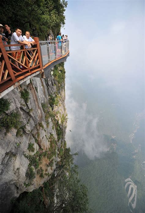 Coiling Dragon Cliff Skywalk Jalur Wisata Di Ketinggian Kaki