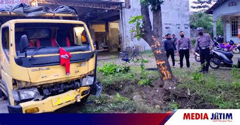 Kecelakaan Maut Di Blitar Truk Hilang Kendali Tabrak Pejalan Kaki