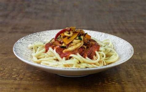 Pasta Con Salsa De Tomate Verduras Y Soja Texturizada Mi Cocina Real