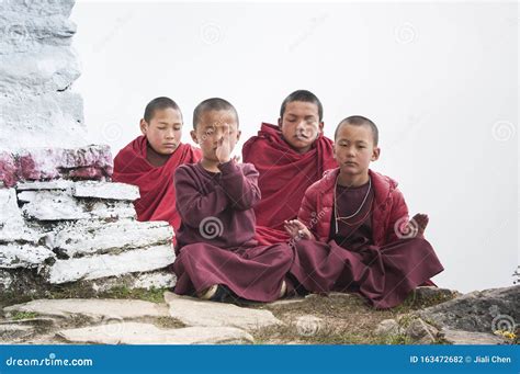 Novice Monks Practice Sculpture Torma , Bhutan Editorial Image ...