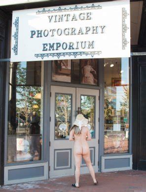 Waiting Naked To Get Her Picture Taken Porn Pic