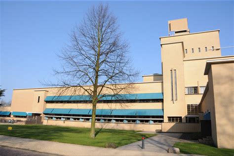 Memorial City Hall Hilversum - Hilversum - TracesOfWar.com