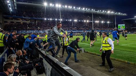 Pl And Efl Pitch Invaders Set To Get Automatic Club Ban Farpost