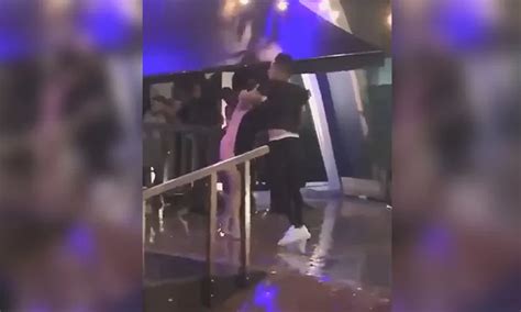 Christian Cueva Fue Captado Peleando En Una Discoteca En Brasil Canal N