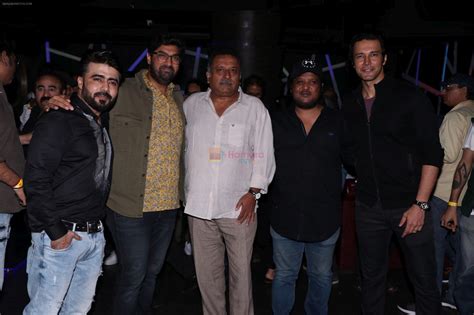 Rajneesh Duggal Kunaal Roy Kapoor At Party Of Ravinder Jeet Dariyas