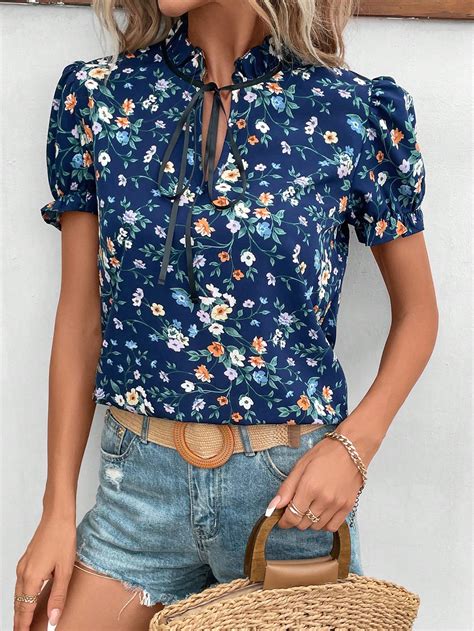 Shein Clasi Blusa Con Estampado Floral De Cuello Con Cord N De Manga