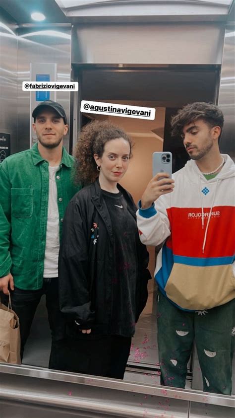 Fede Vigevani Con Sus Hermanos Agustina Y Fabrizio En El Ascensor