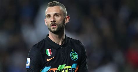 Inter Ultimatum A Brozovic Rinnovo Entro Natale O Addio News