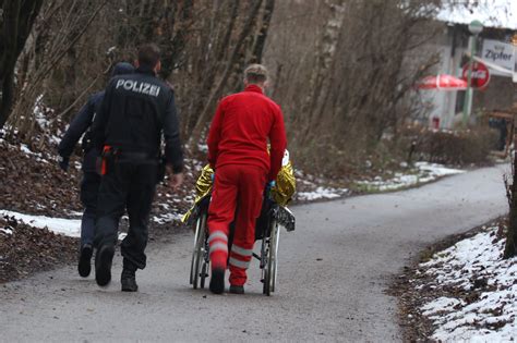 Personenrettung In Der Freizeitanlage Rollstuhlfahrer In Wels