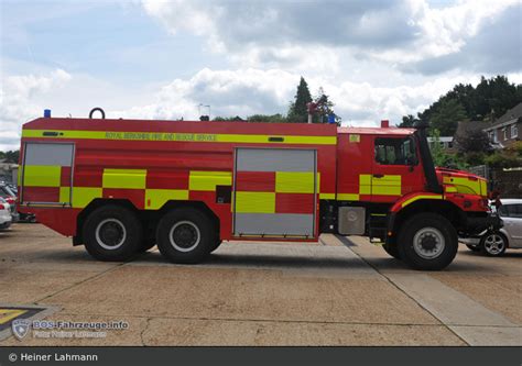 Einsatzfahrzeug Bracknell Royal Berkshire Fire And Rescue Service