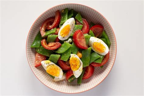 Ensalada de judías verdes con tomate y huevo cocido receta fácil y rápida