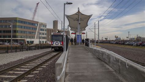 Feds award $196.3M to replace 48 MetroLink cars in St. Louis - St ...