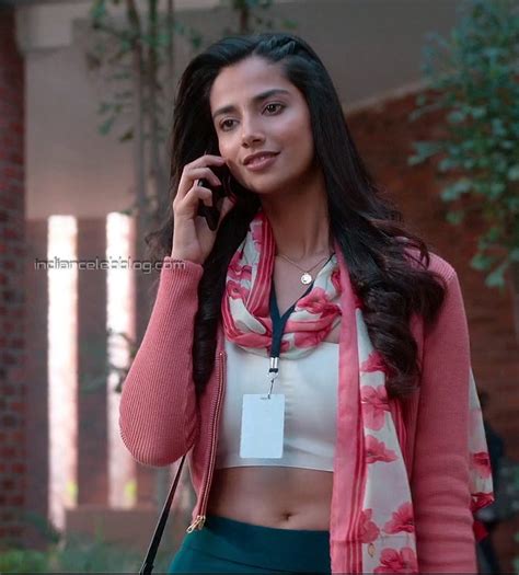 Meenakshi Chaudhary Telugu Khiladi Hot Navel Hd Caps Indiancelebblog