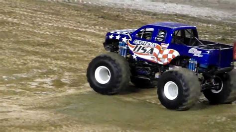 Captain Usa Freestyle Monster Jam 2012 At Qualcomm Stadium Youtube