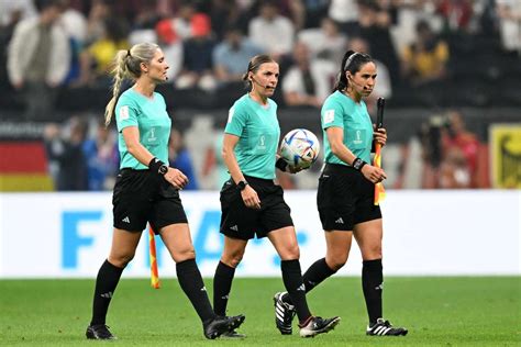 La Fifa Celebra Prima Terna Arbitrale Di Donne Al Mondiale Fatta La