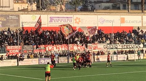 Serie D Girone G La Palmese Ribalta La Capolista Paganese E Sogna