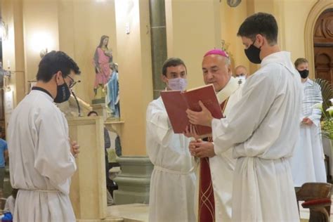 El Arzobispo Presidi Una Especial Ceremonia Para Un Seminarista