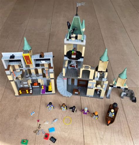 LEGO 4709 HARRY Potter Le Chateau De Poudlard 2001 Complet Avec