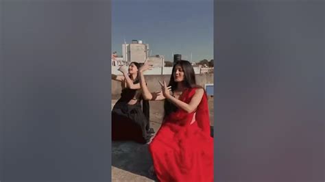 Chammak Challo Red Saree Black Saree Girl Dance Viral Bengali Red