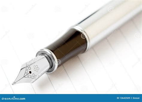 Fountain Writing Pen Royalty Free Stock Images - Image: 13642509