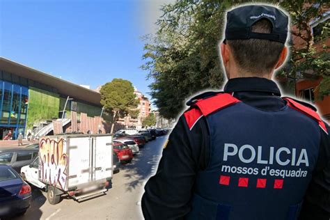 Els Mossos Disparen Contra Un Home Despr S D Atacar Los Amb Un Ganivet