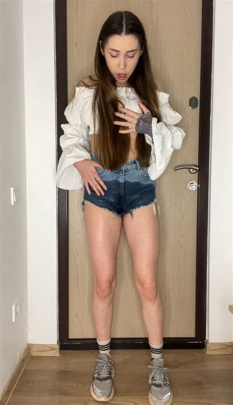 Sexy Brunette Pees In Her Denim Shorts ThisVid
