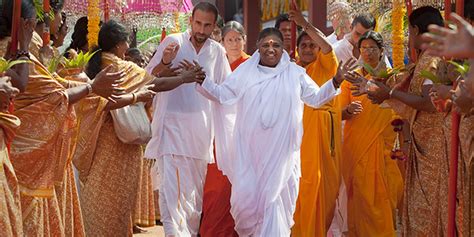 amma  deity  bewitches  crowds womensdestiny