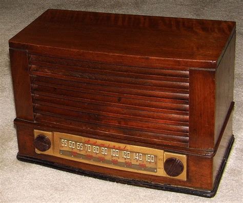 Vintage Admiral Wood Table Radio Model 6t04 Broadcast Band Only Mw