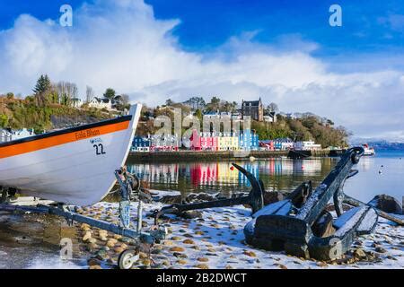 Tobermory Harbour with Calmac Ferry Stock Photo - Alamy